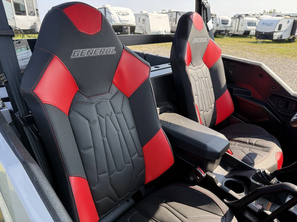 Polaris G25gxe99a4 Géneral 1000 2025 alt