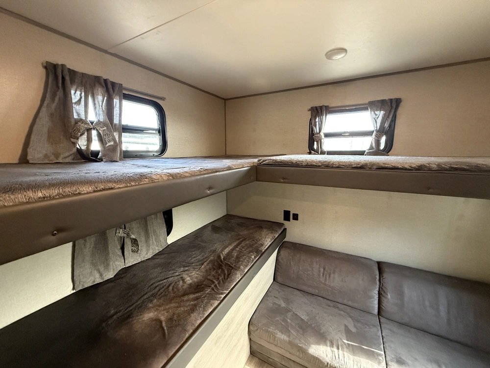 Catalina 293qbck 2022 alt