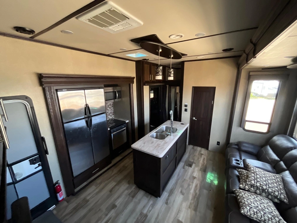 2017 Forest River Thunderbolt Xlr 422amp Toy Hauler alt