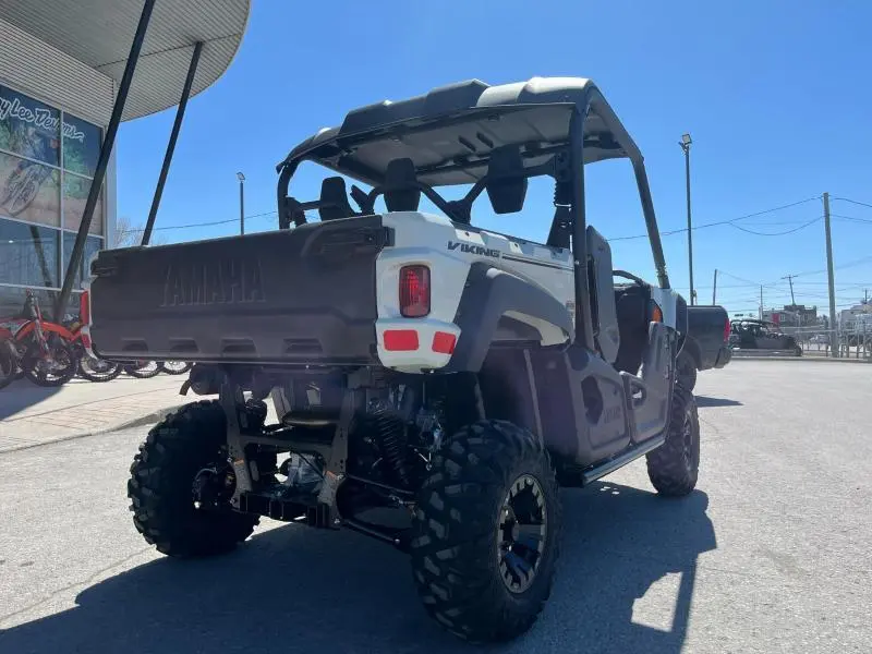 2025 Yamaha Viking SE thumbnail 17