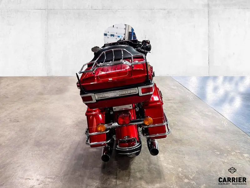 2013 Harley-Davidson Moto Harley-Davidson FLHTCU 2013