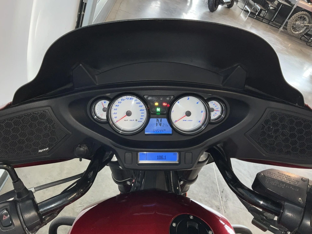 Victory Motorcycles Cross Country 2013 alt