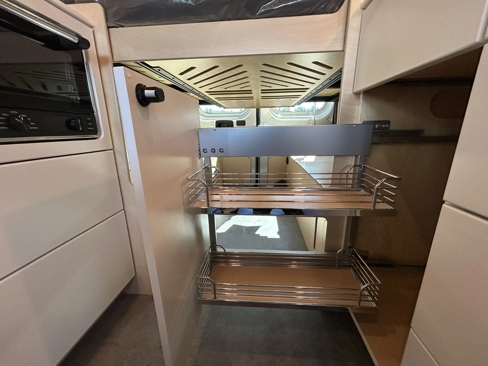 2025 Vanlife Campers Mea alt