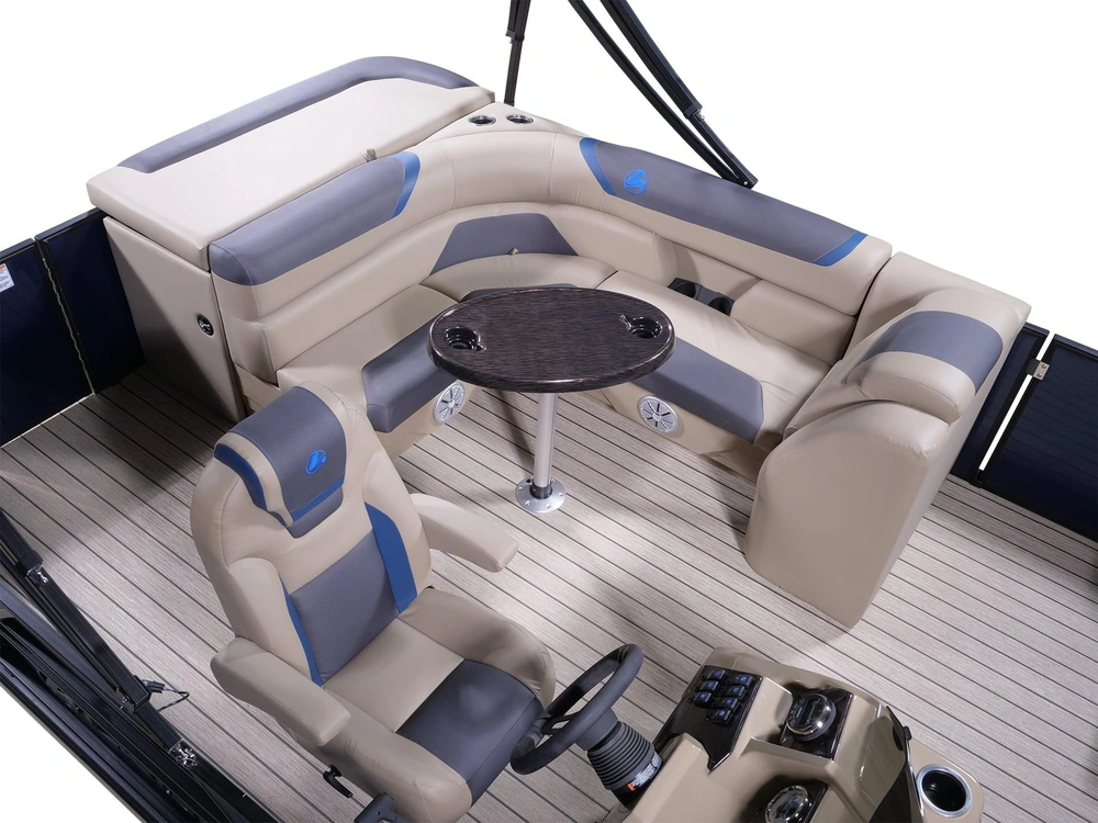 2023 Legend E-series 21 Cruise alt