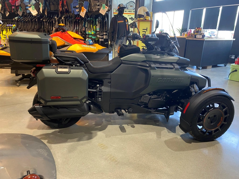 2025 Can-am Canyon Redrock Edition alt