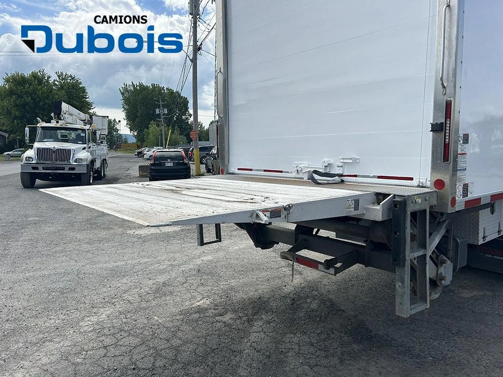 2018 Freightliner M2-106 alt