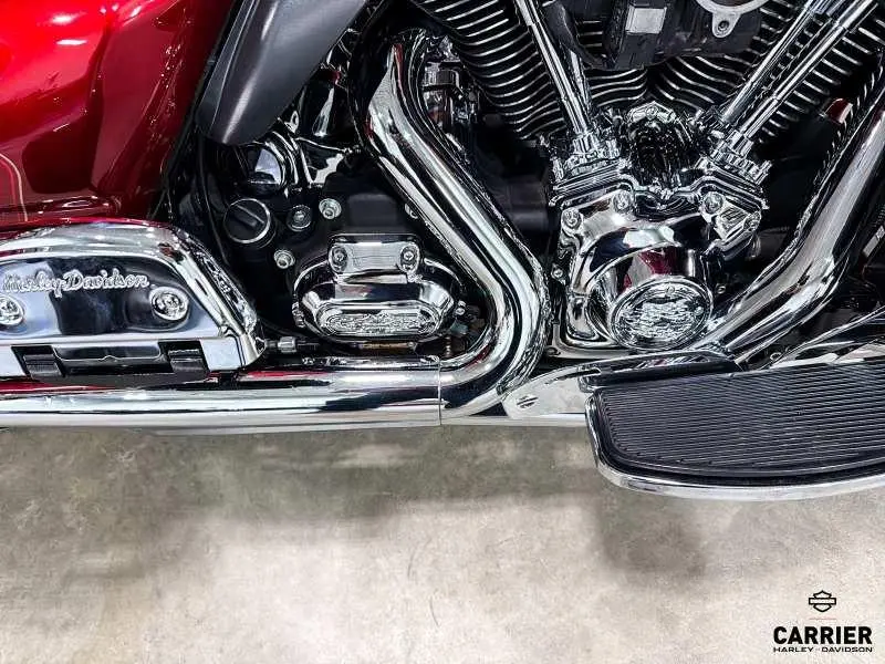 2013 Harley-Davidson Moto Harley-Davidson FLHTCU 2013