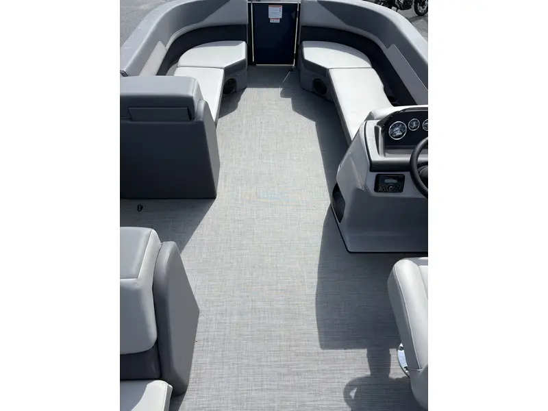 2025 Lowe Boats LS 210 thumbnail 7