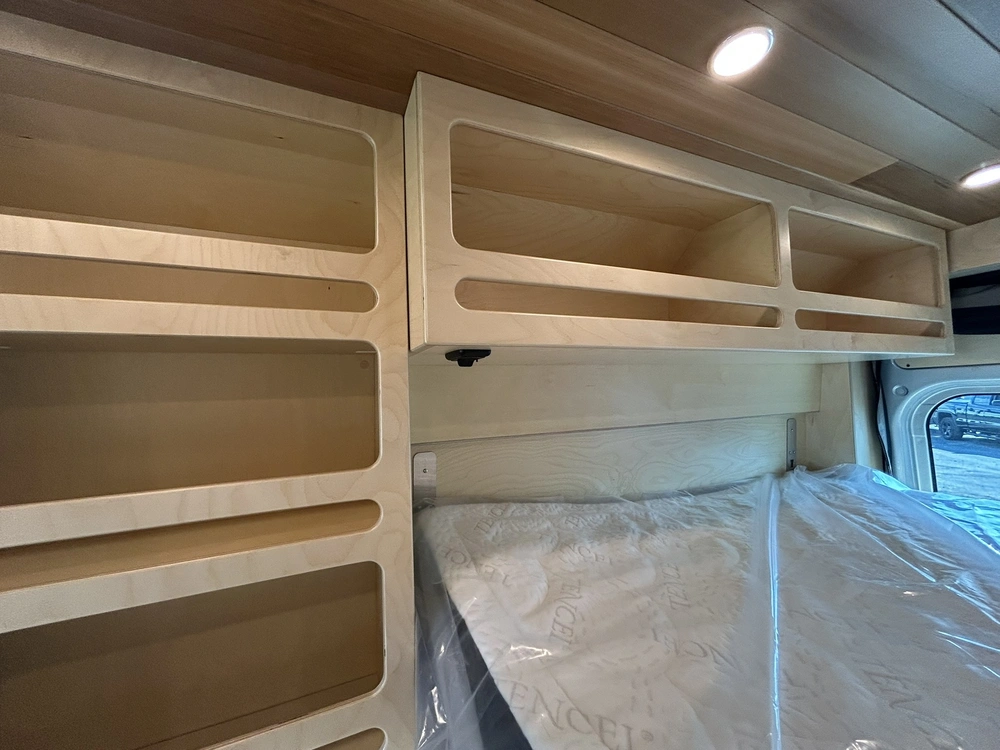 2025 Vanlife Campers Mea alt