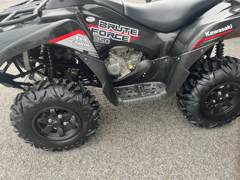 2023 Kawasaki BRUTE FORCE 750 EPS (KIT HIGH LIFTER ) 57.95$ SEMAINE 0$ COMPTANT