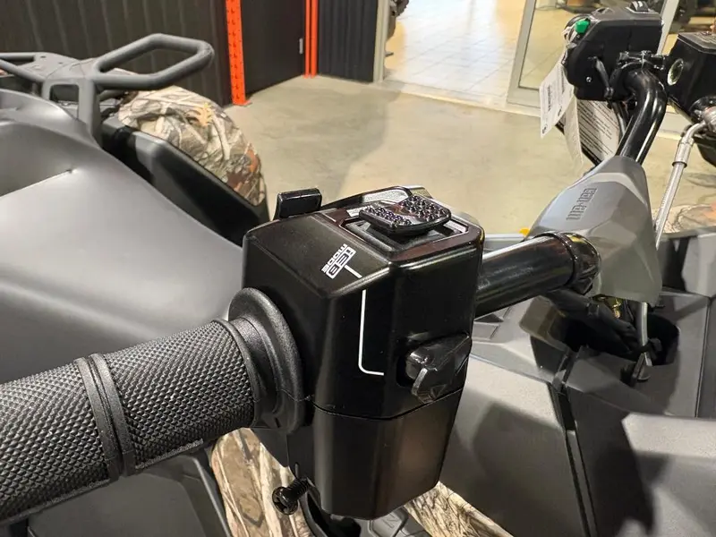 2025 Can-Am Outlander MAX PRO Hunting Edition HD7