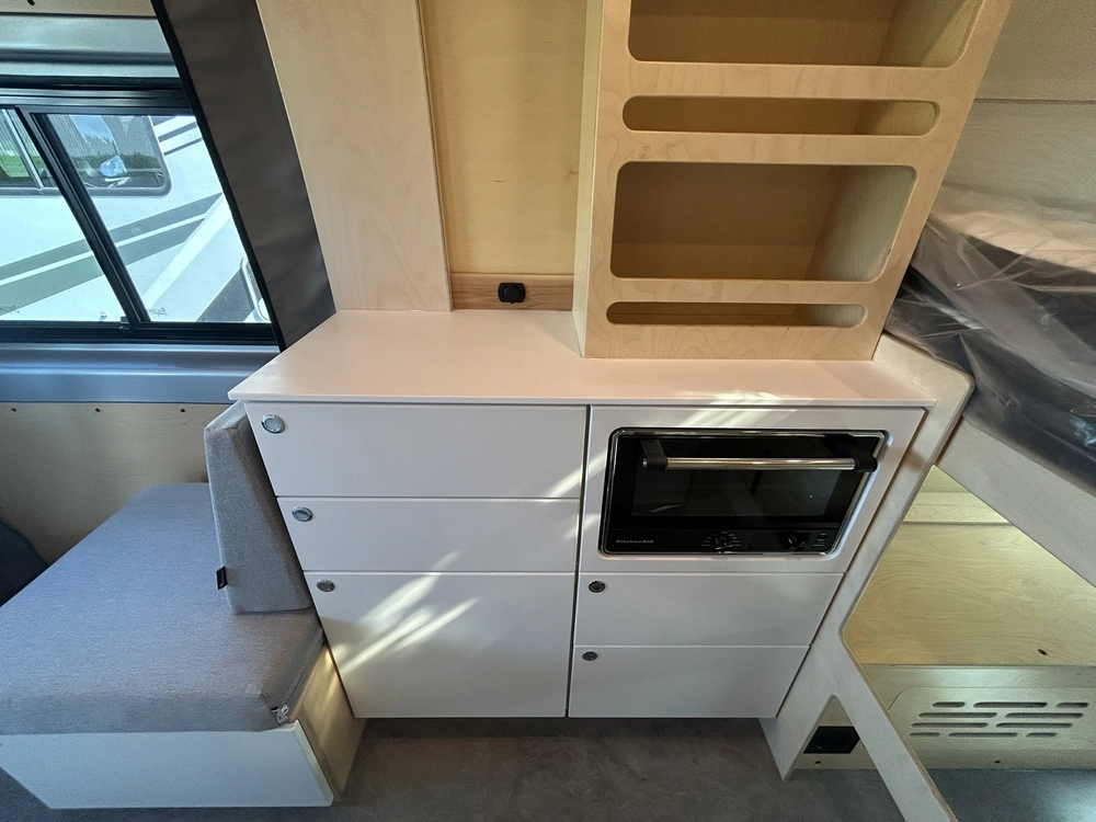 2025 Vanlife Campers Mea alt