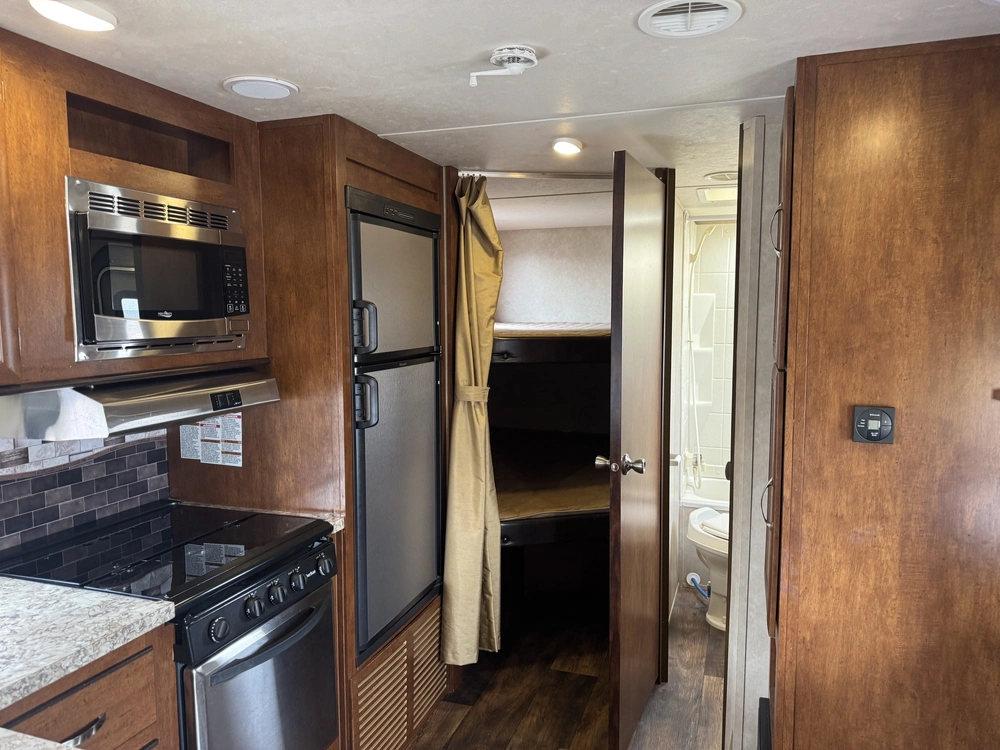 2017 Forest River Vibe 243bhs alt