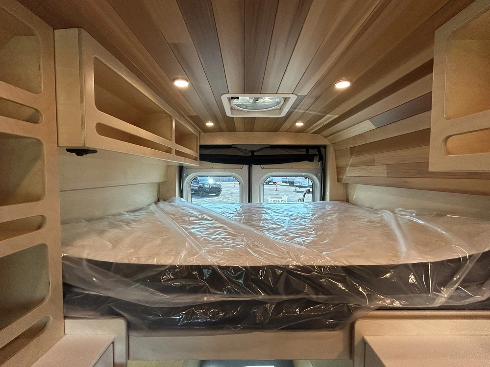 2025 Vanlife Campers Mea alt