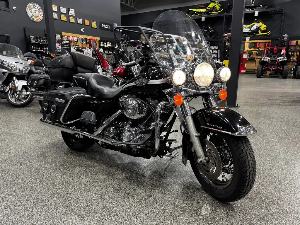 Harley-Davidson ROAD KING CLASSIC (FLHRCI) 2003 - SAVE $2000 RABAIS