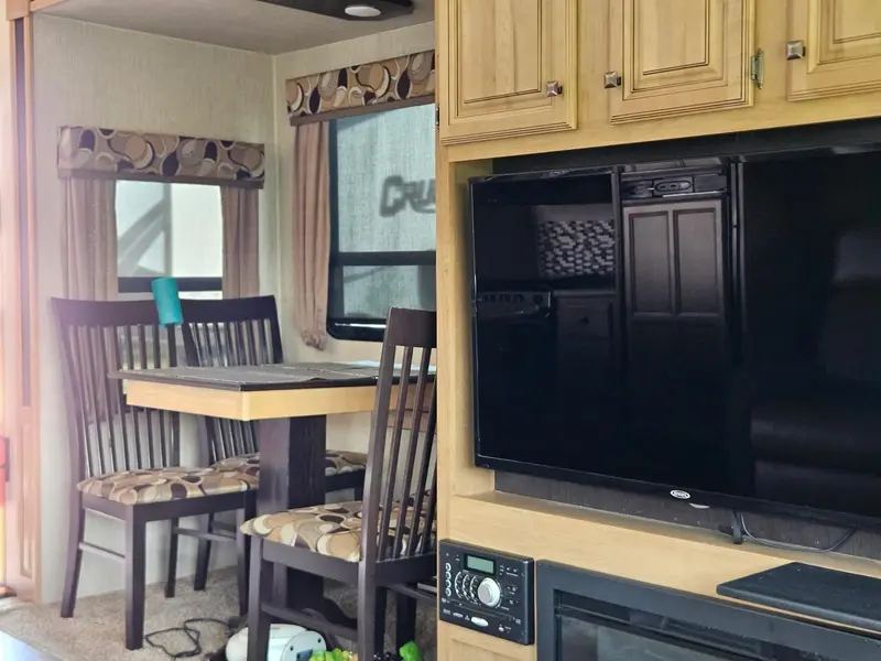 2016 Crossroads RV Cruiser 305RS