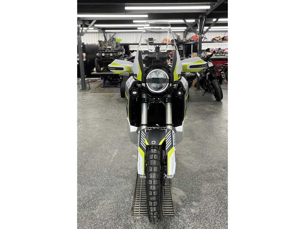 2025 Husqvarna Norden 901 Expeditio alt