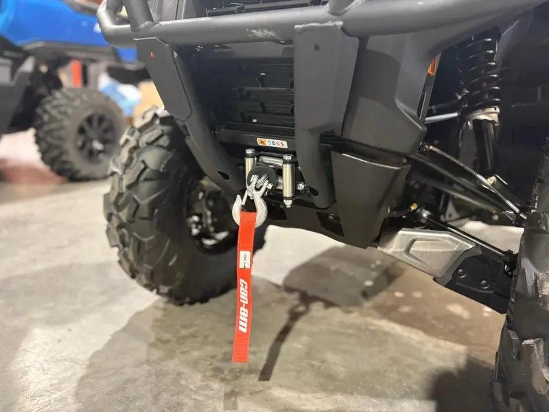 2025 Can-Am Outlander MAX PRO Hunting Edition HD7
