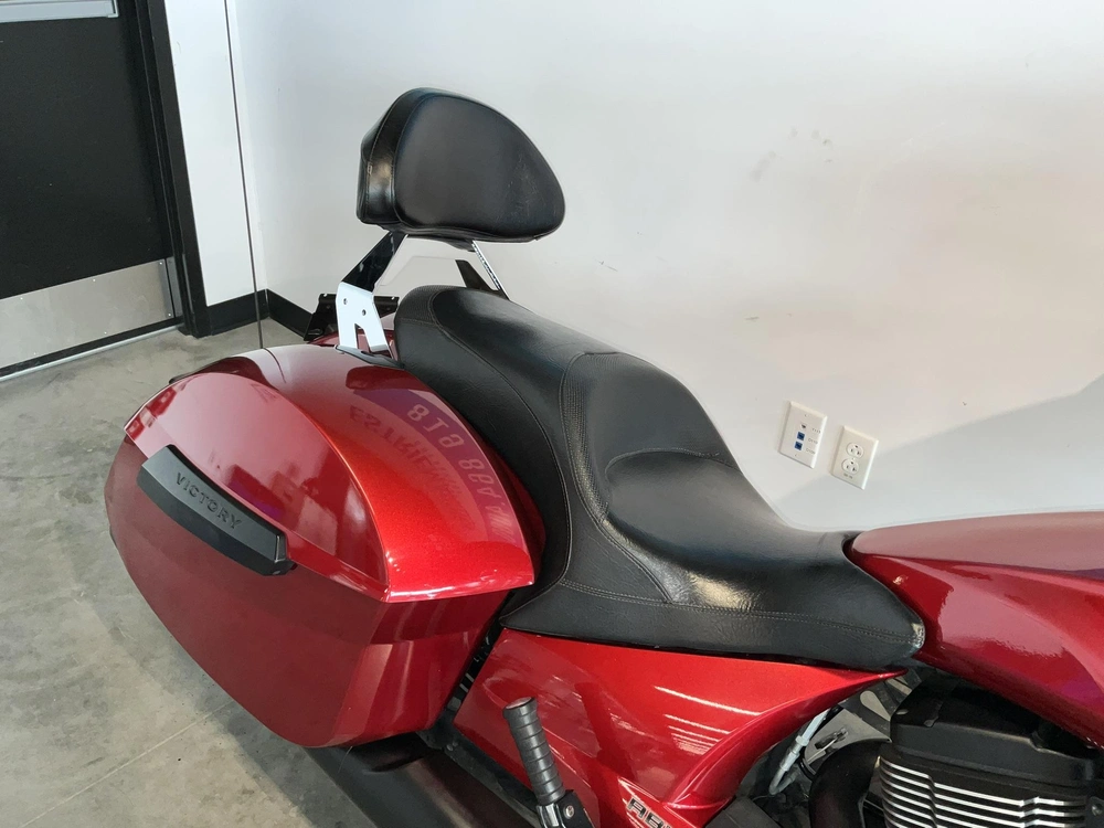 Victory Motorcycles Cross Country 2013 alt