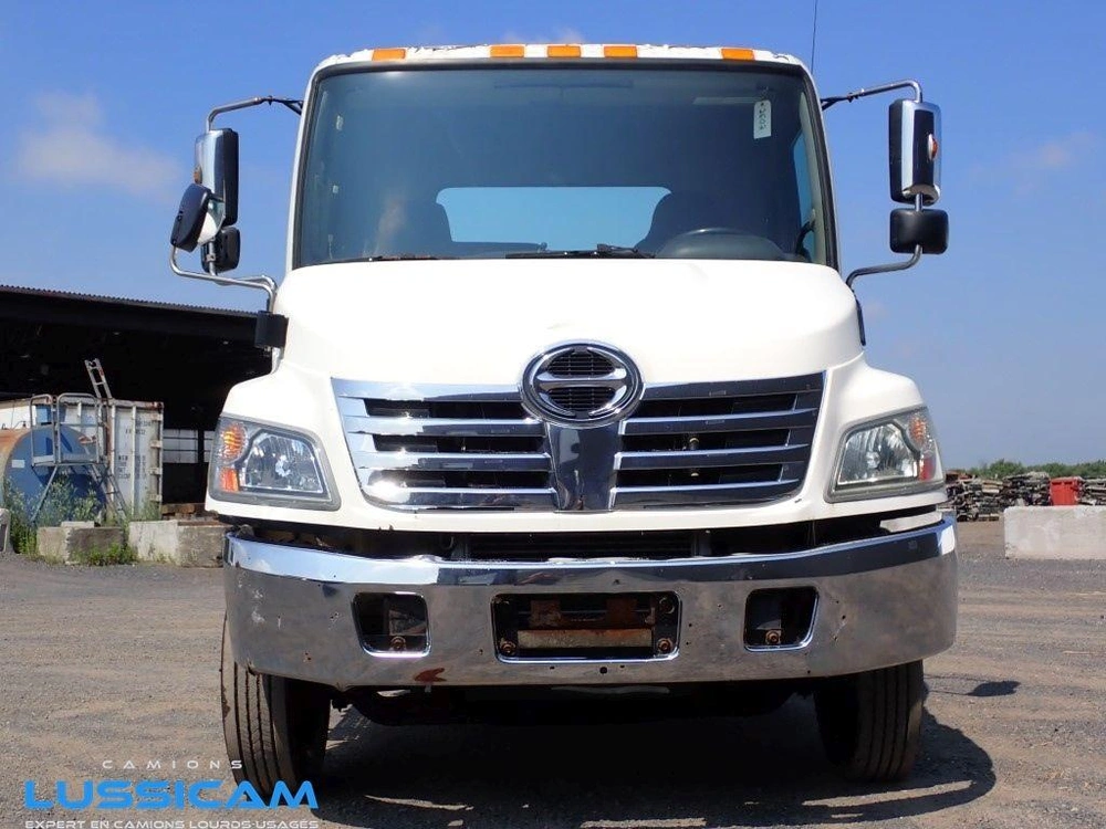 Hino 185 2010