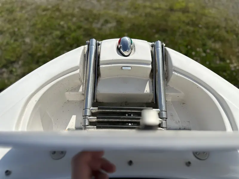 Four Winns H220 2011