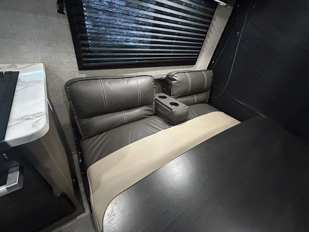 Jayco Jay Flight 236th 2022 alt