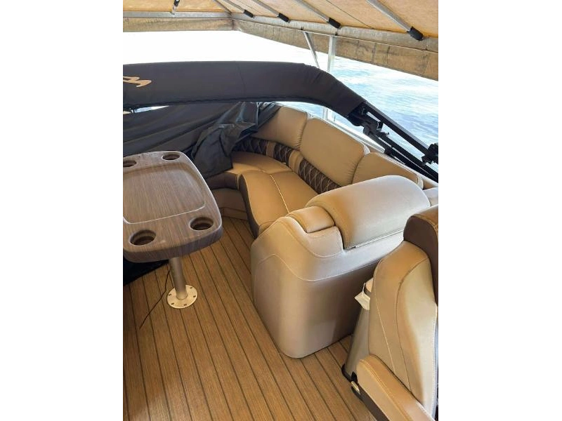 2019 Bennington Marine R23 Fastback alt