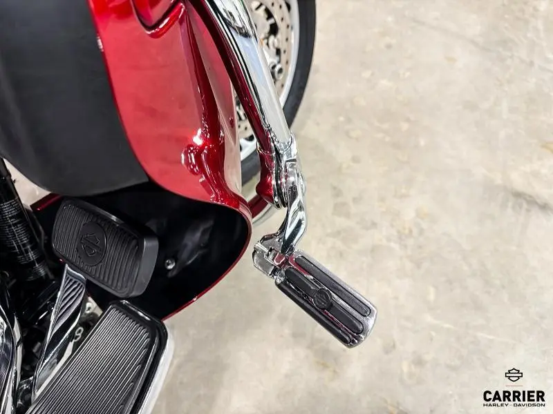 2013 Harley-Davidson Moto Harley-Davidson FLHTCU 2013