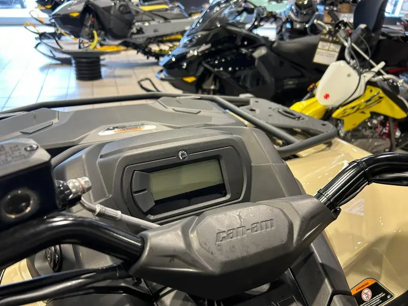 2025 Can-Am Outlander MAX PRO XU HD7