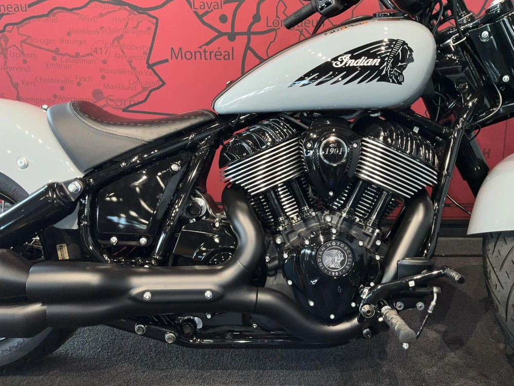 2025 Indian Motorcycle Chief Bobber Dark Horse alt
