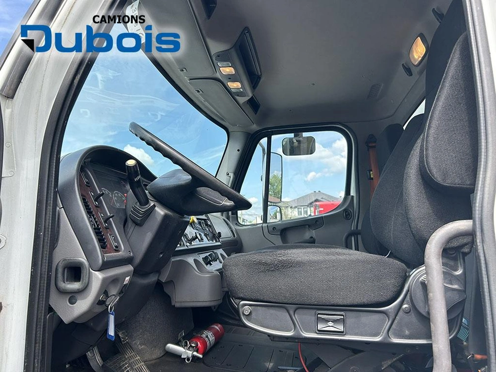 2018 Freightliner M2-106 alt