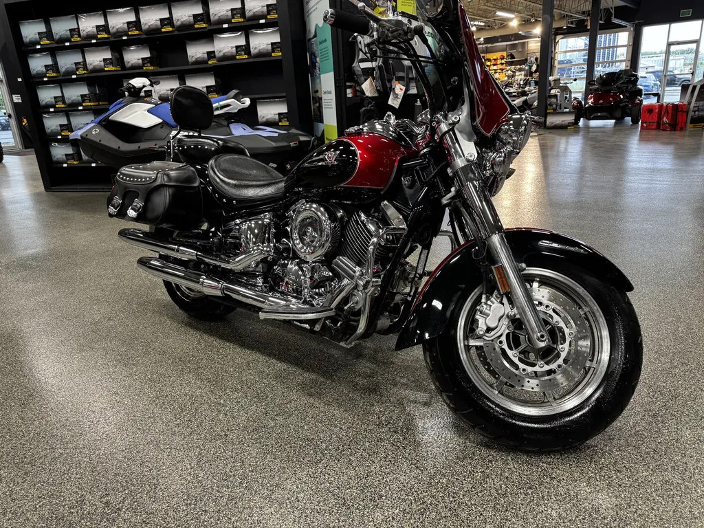 2005 Yamaha VSTAR 1100 - SAVE $2800 RABAIS
