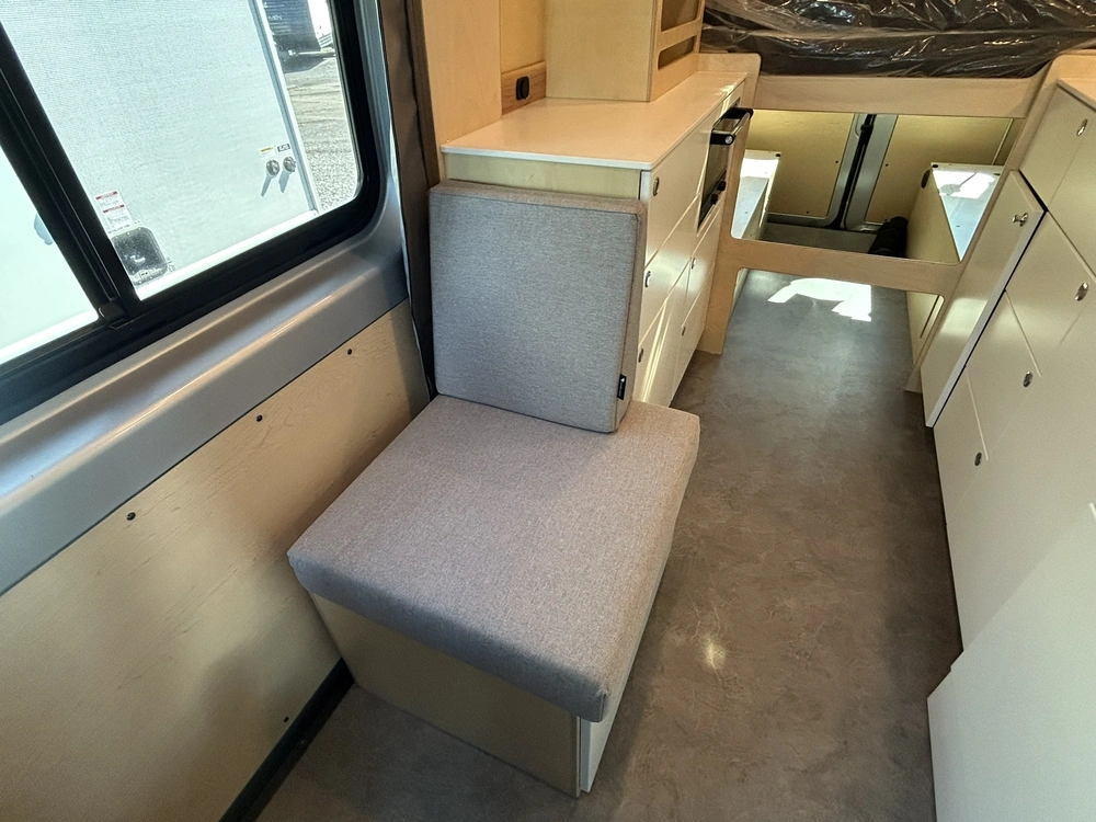 2025 Vanlife Campers Mea alt