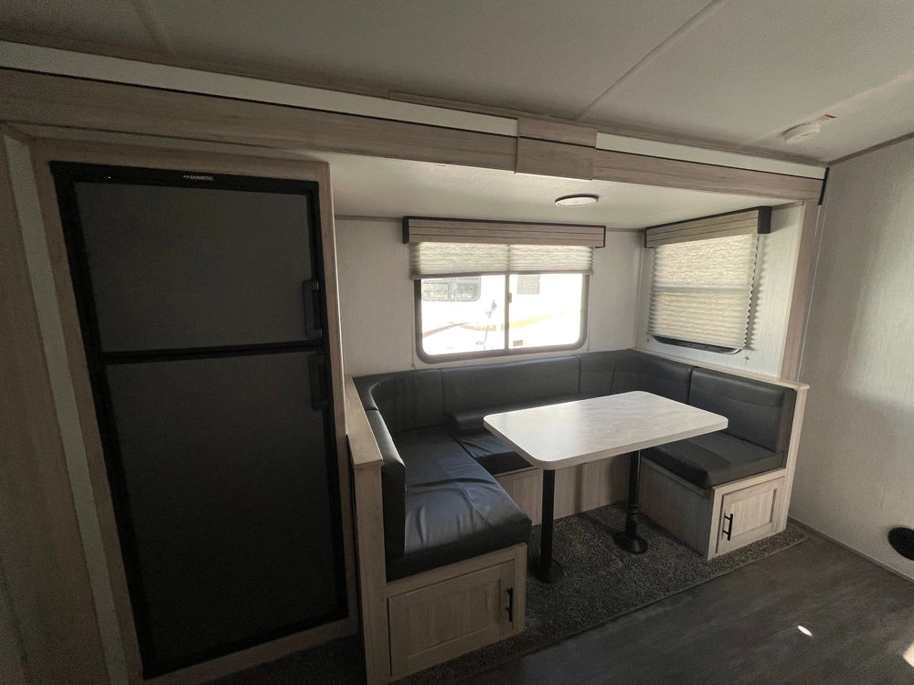 2022 Shadow Cruiser 239 Rbs alt