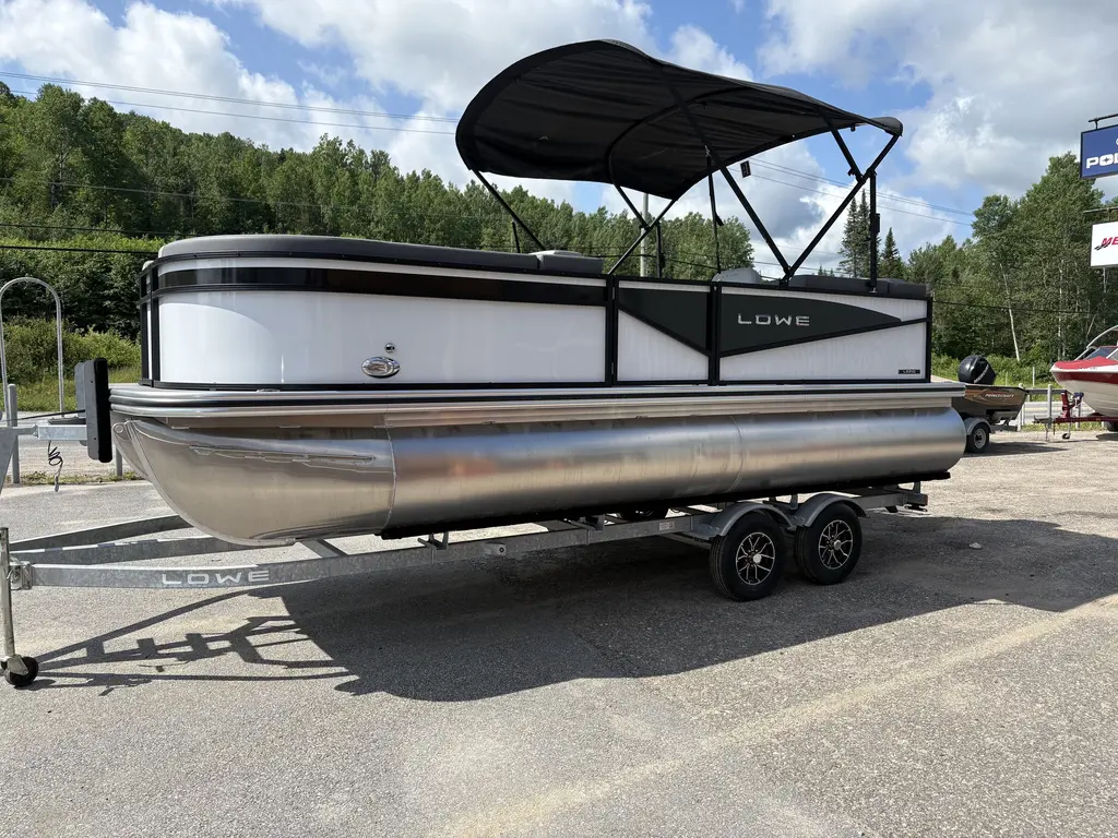 Lowe Boats LS 210 WALK-THRU 2025