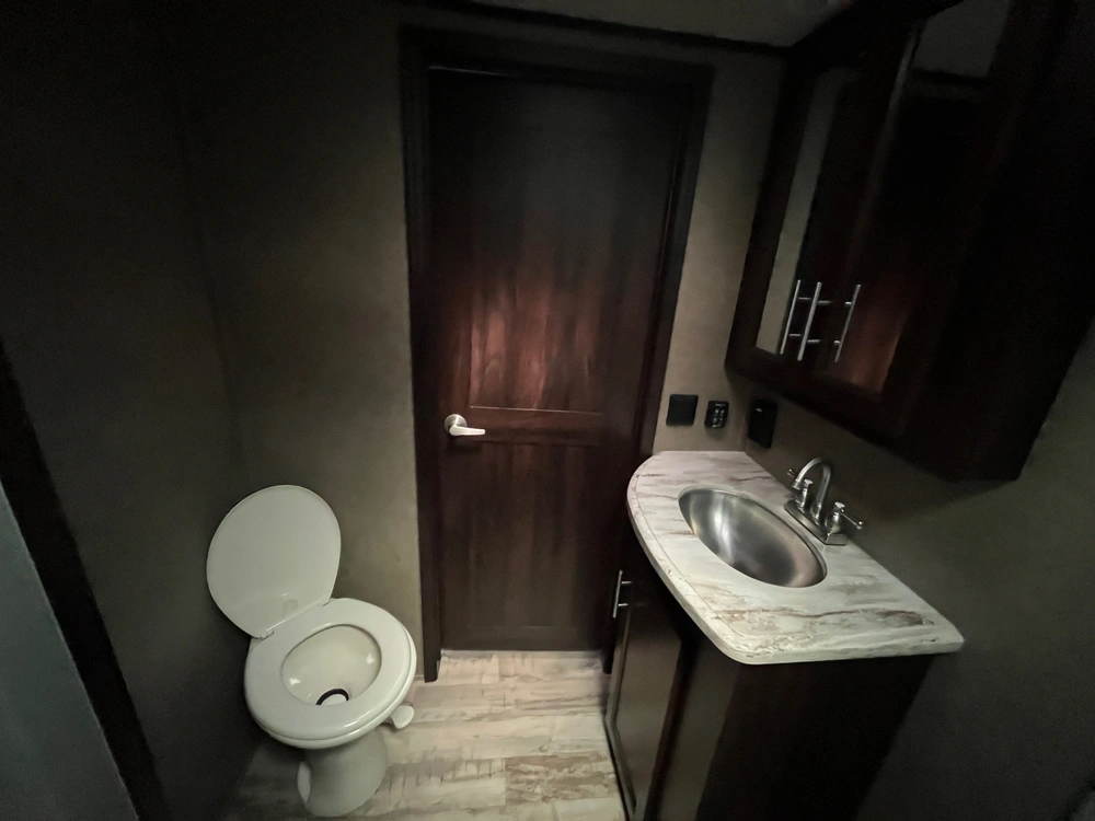 2017 Forest River Thunderbolt Xlr 422amp Toy Hauler alt