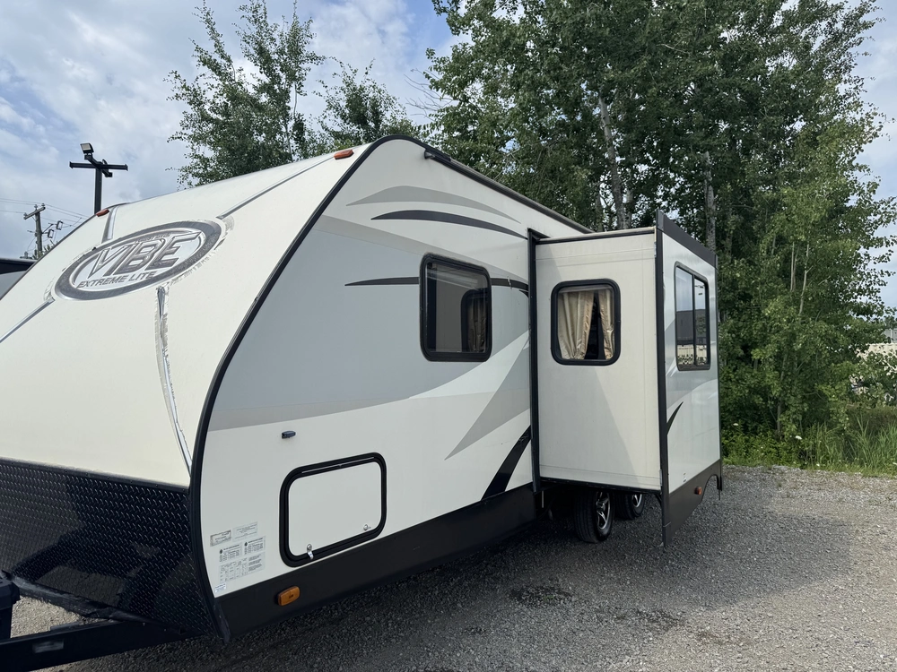 2017 Forest River Vibe 243bhs alt