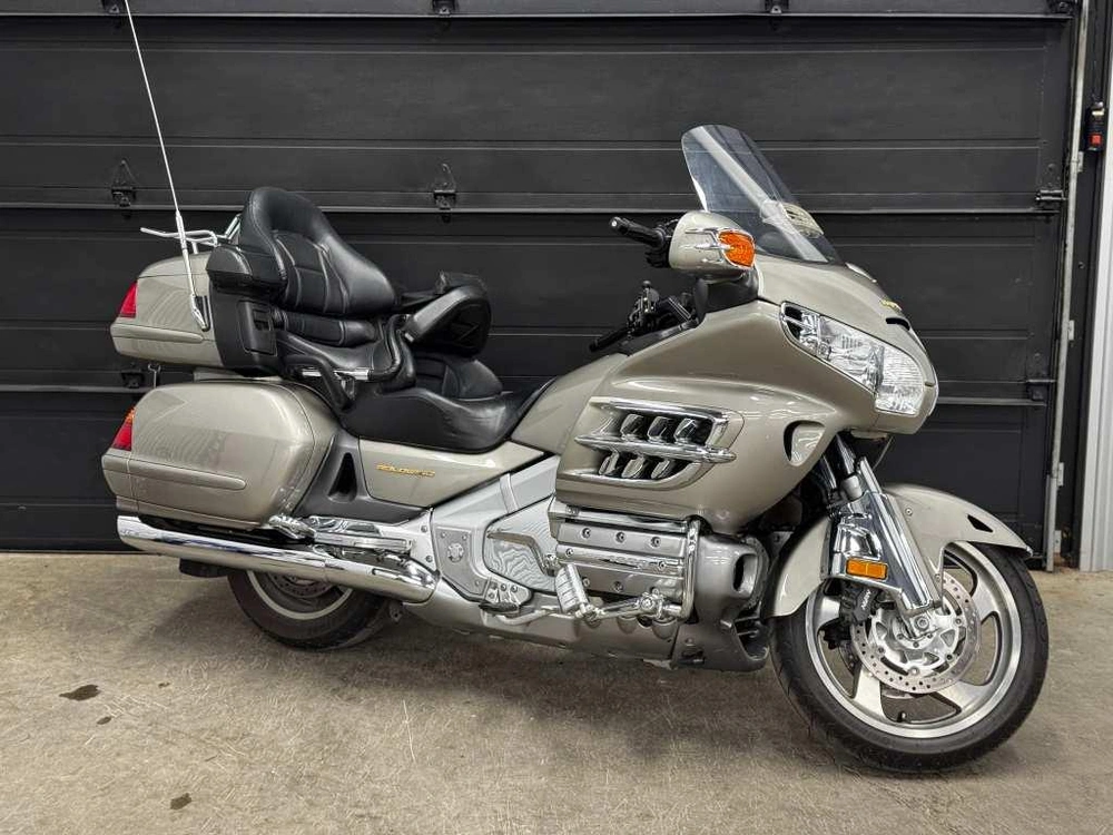 Honda Gl1800 2002 alt
