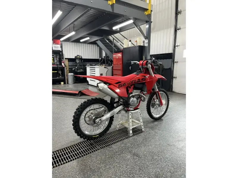 2025 GASGAS MC 350F thumbnail 2