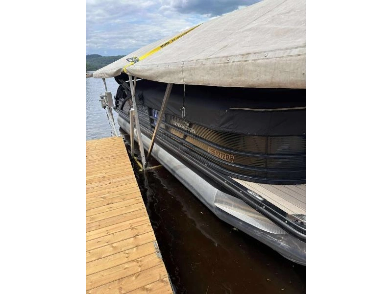 2019 Bennington Marine R23 Fastback alt