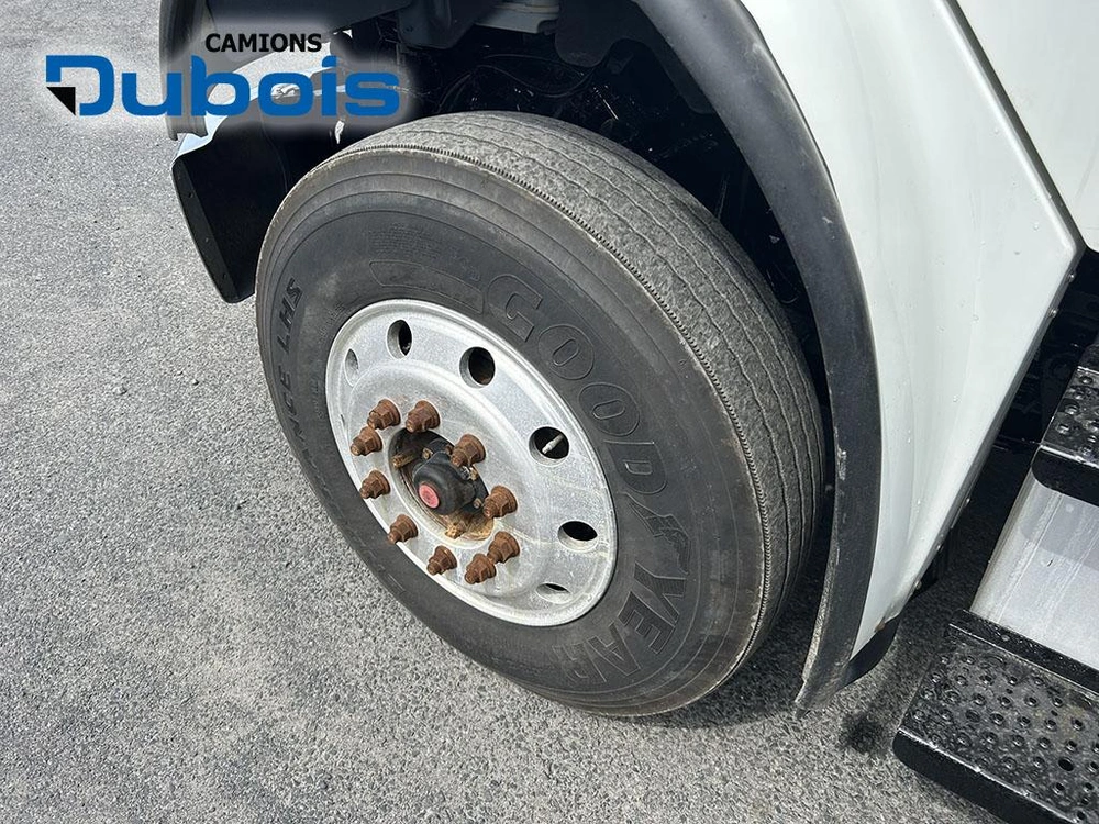 2018 Freightliner M2-106 alt