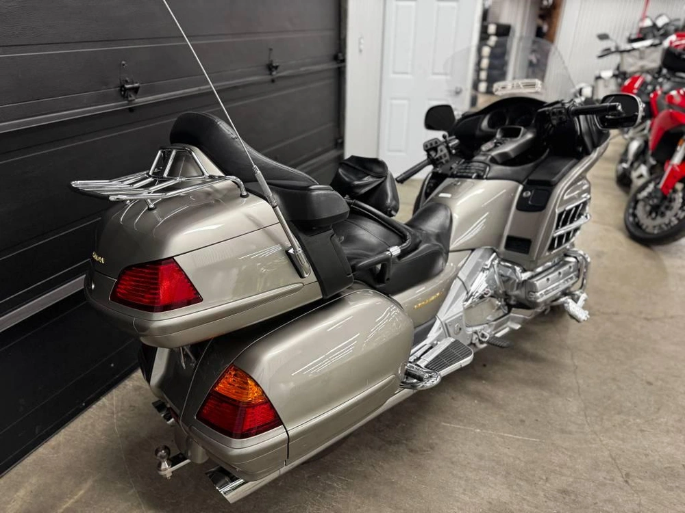 Honda Gl1800 2002 alt