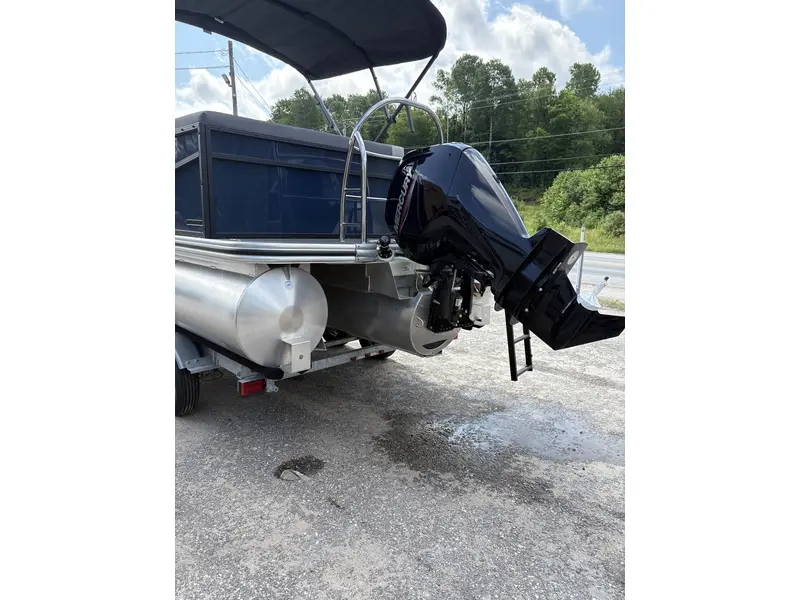 2025 Lowe Boats LS 210 thumbnail 2