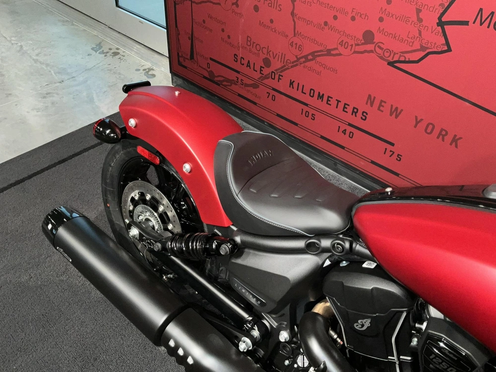 Indian Motorcycle Scout Bobber Limited With Technology Package 2025 alt
