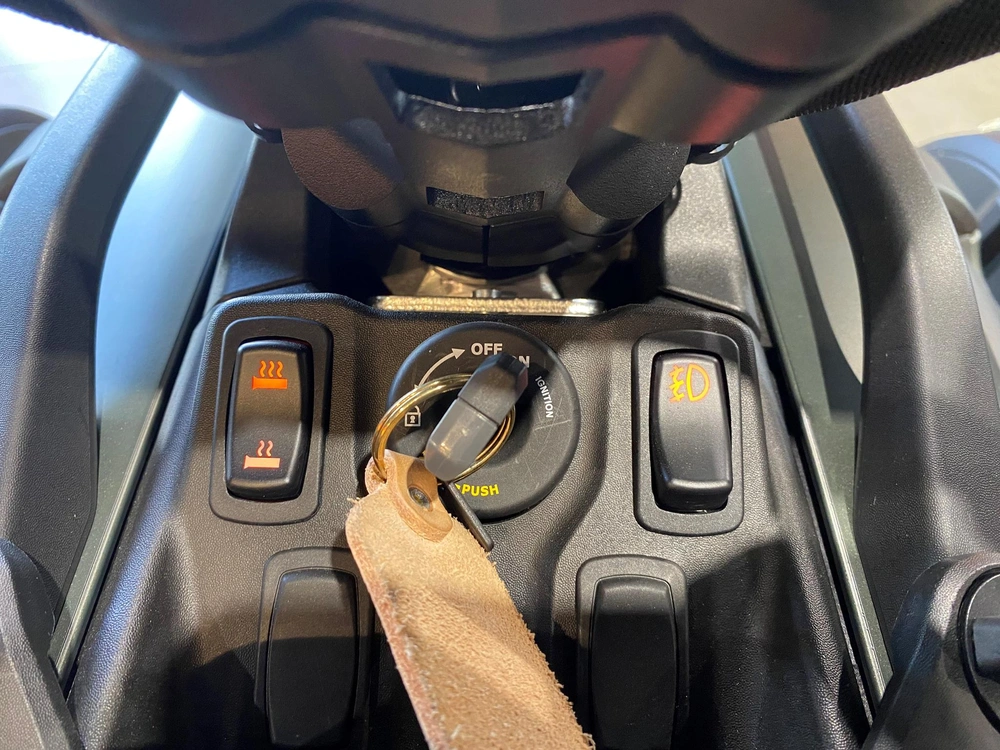 2025 Can-am Canyon Redrock Edition alt