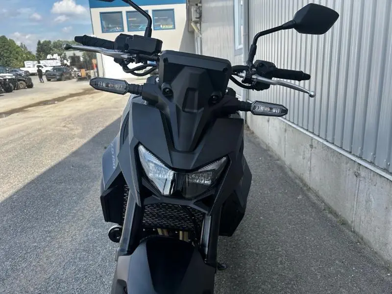 2025 Honda CB750 ABS thumbnail 9