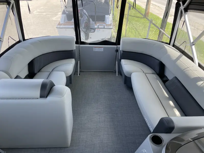 2023 Sylvan Mirage Cruise 8522