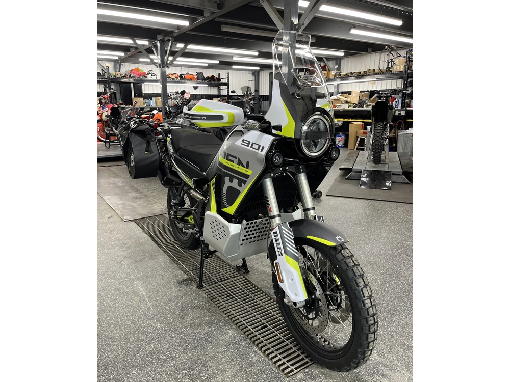 2025 Husqvarna Norden 901 Expeditio alt