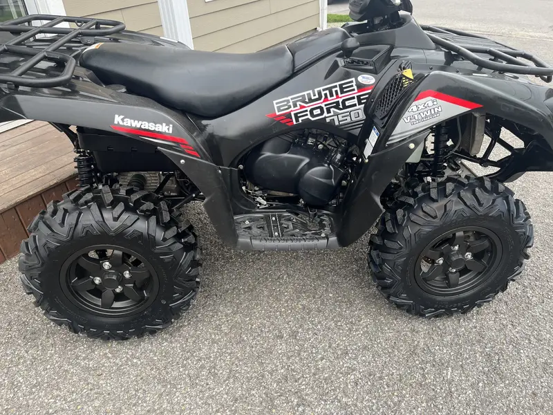 2023 Kawasaki BRUTE FORCE 750 EPS (KIT HIGH LIFTER ) 57.95$ SEMAINE 0$ COMPTANT