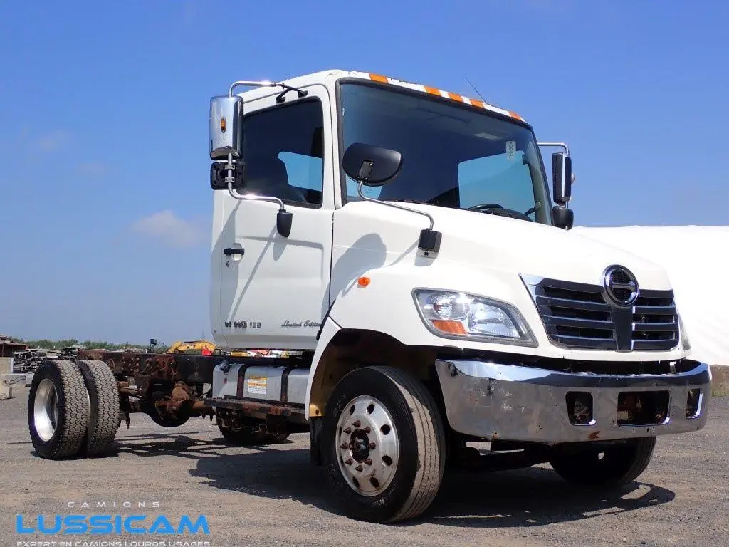2010 Hino 185